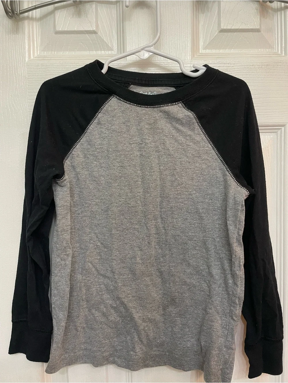 Carter's Gray Body Black Sleeve Raglan Long-Sleeve Tee